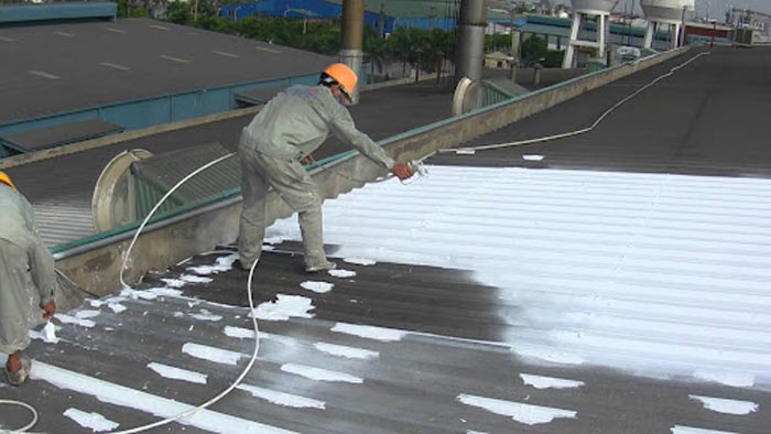 Hướng dẫn cách sơn chống nóng mái tôn đúng quy trình